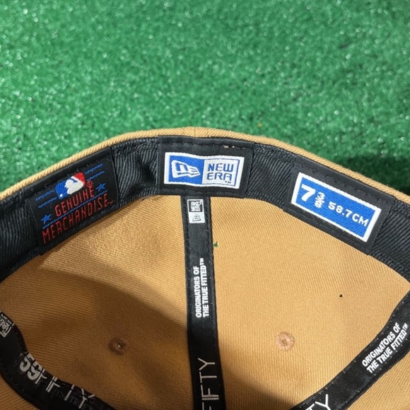 Seattle Mariners Hat - Picture 3 of 9